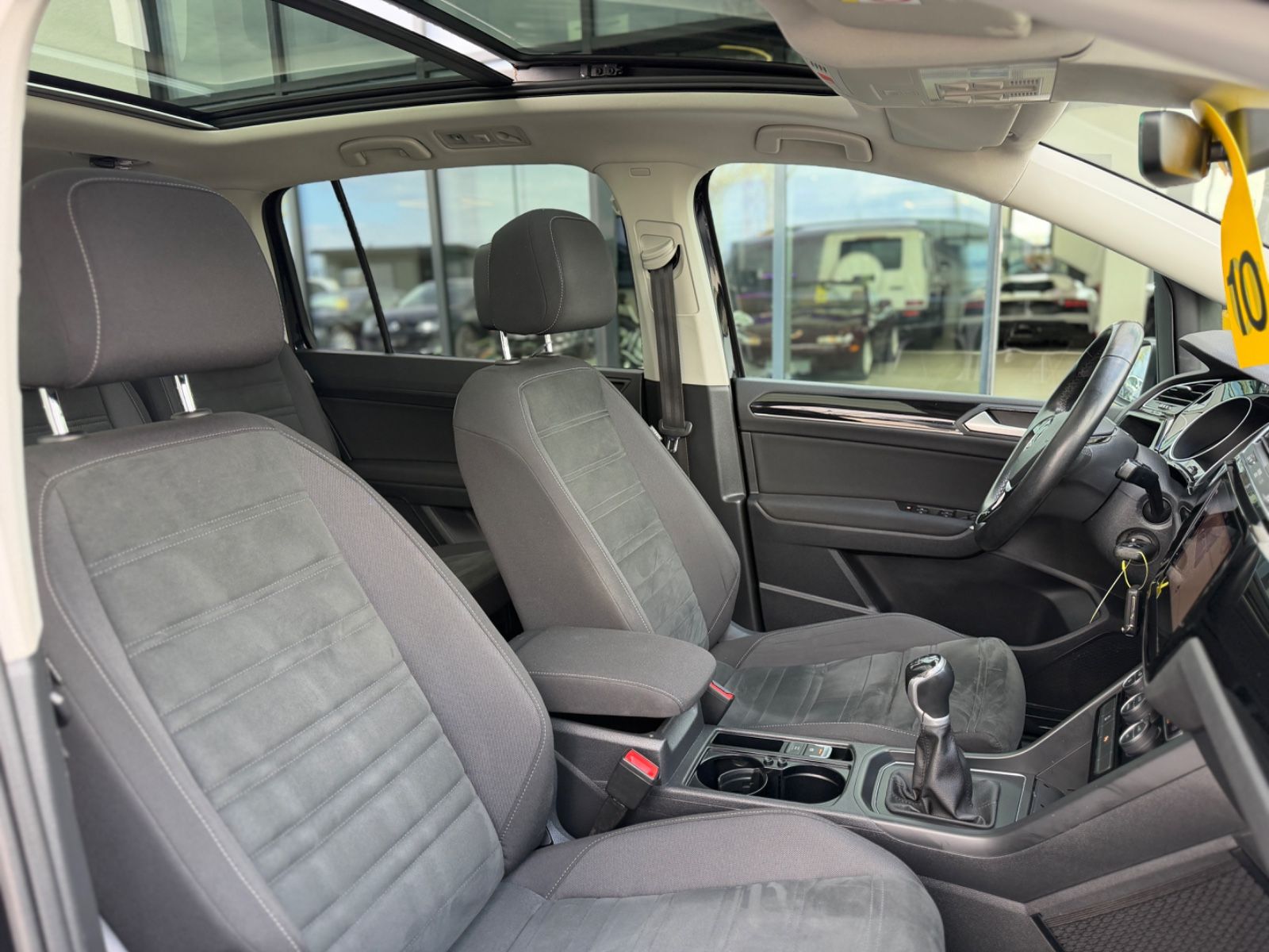 Touran Comfortline 2.0 TDI Alcantara Navi Pano.
