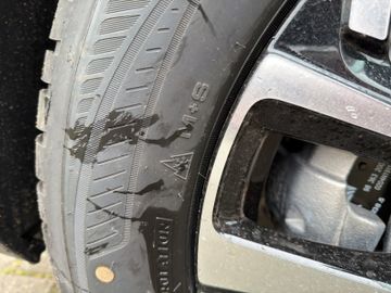 Citroën C4 Max 130 EAT8 Kam.+KeyLess+LED+Navi+SHZ