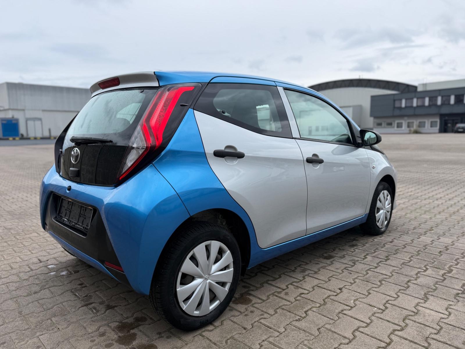 Toyota Aygo AYGO x-business