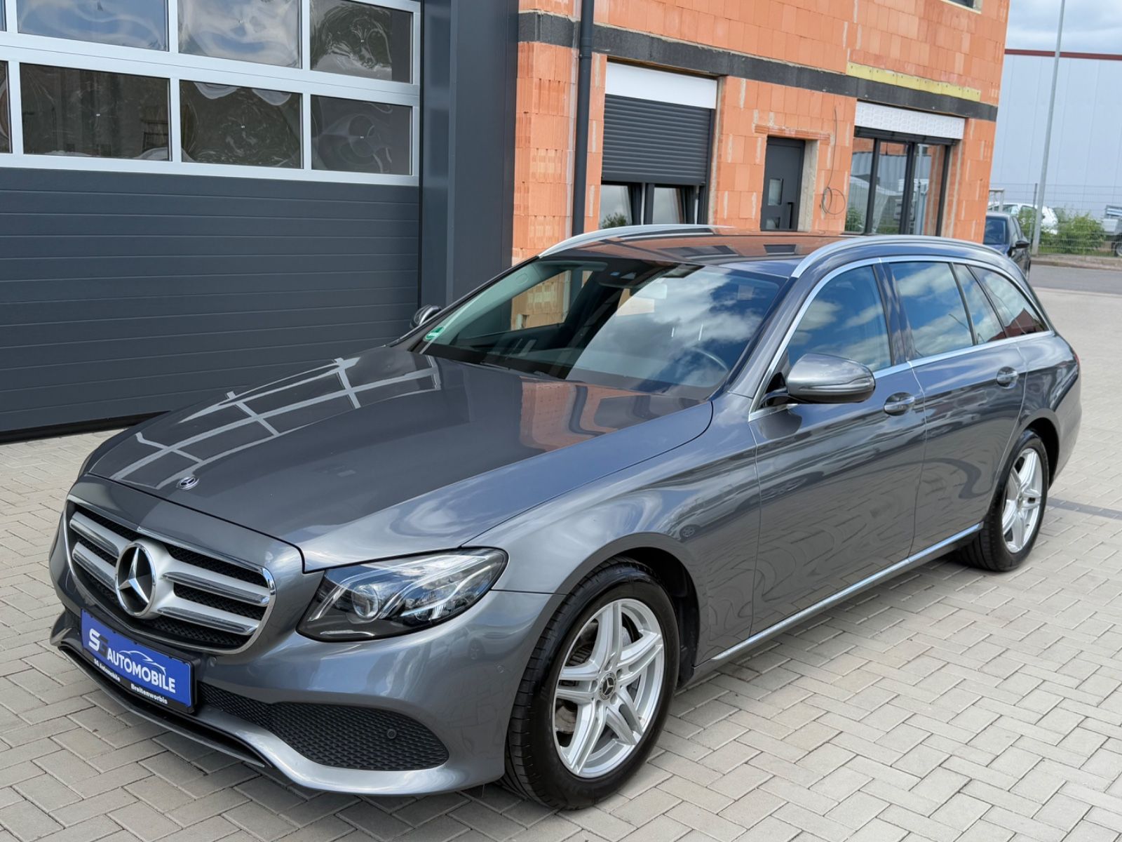 Mercedes E 220 - 1