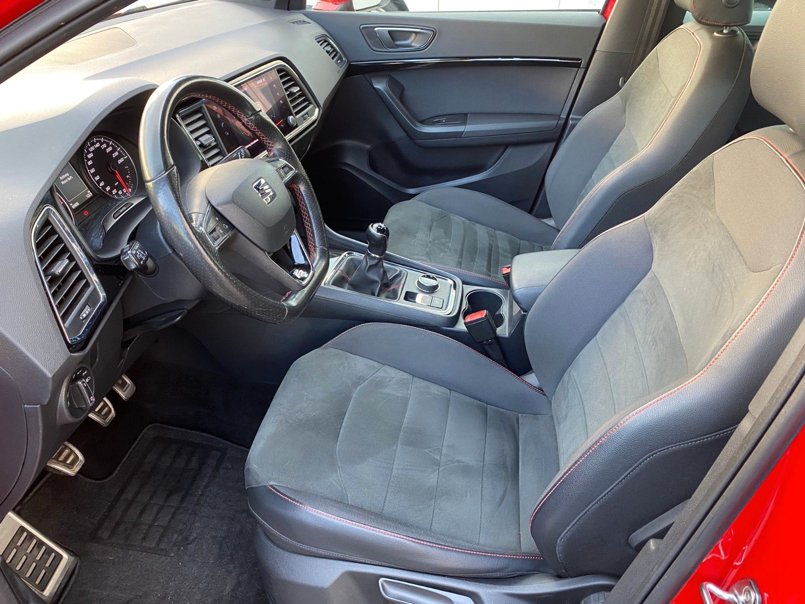 Fahrzeugabbildung SEAT Ateca FR 1,5 TSI *Navi *SHZ *Winterräder