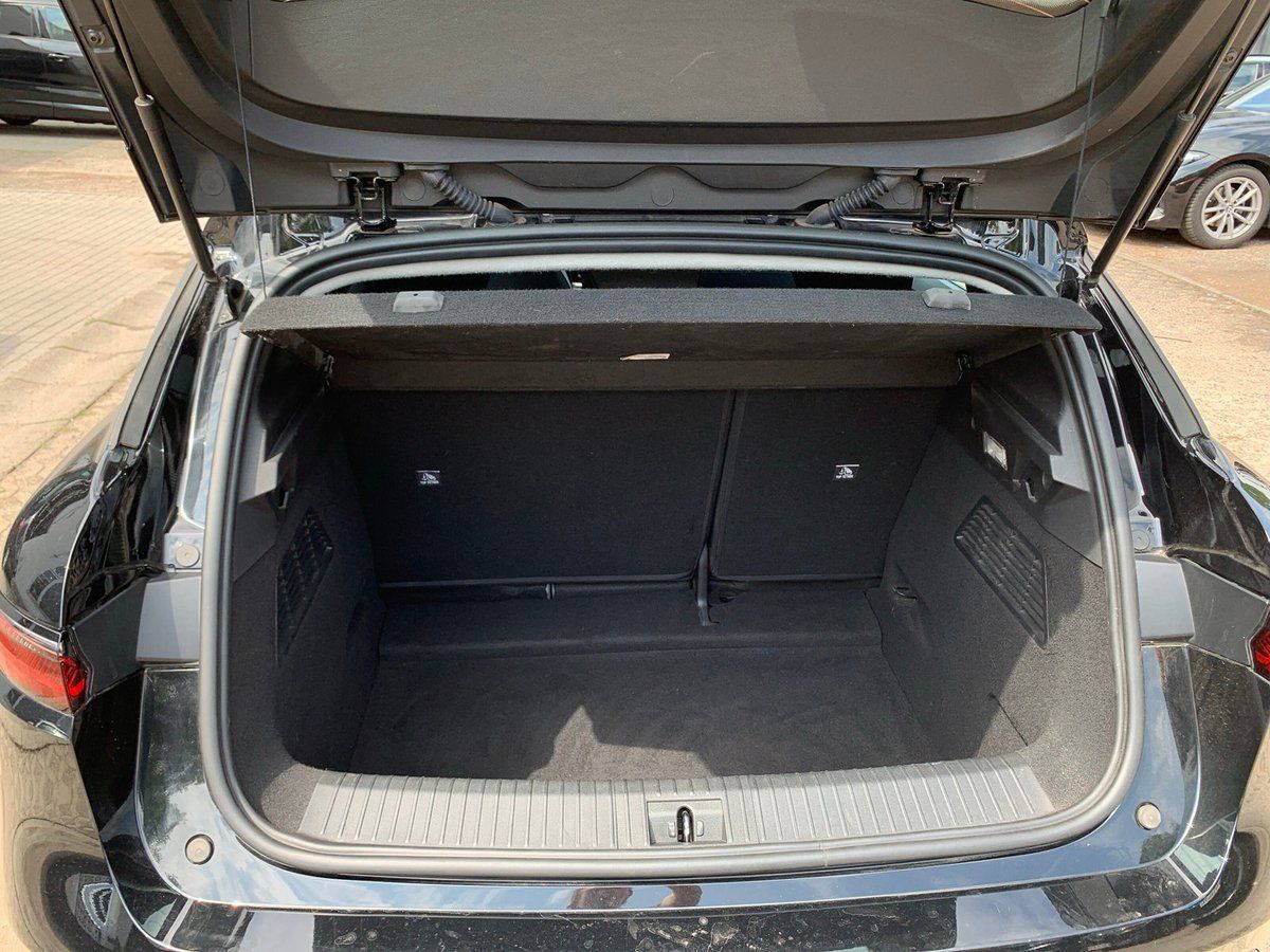 Renault Megane E-TECH - Bild 12