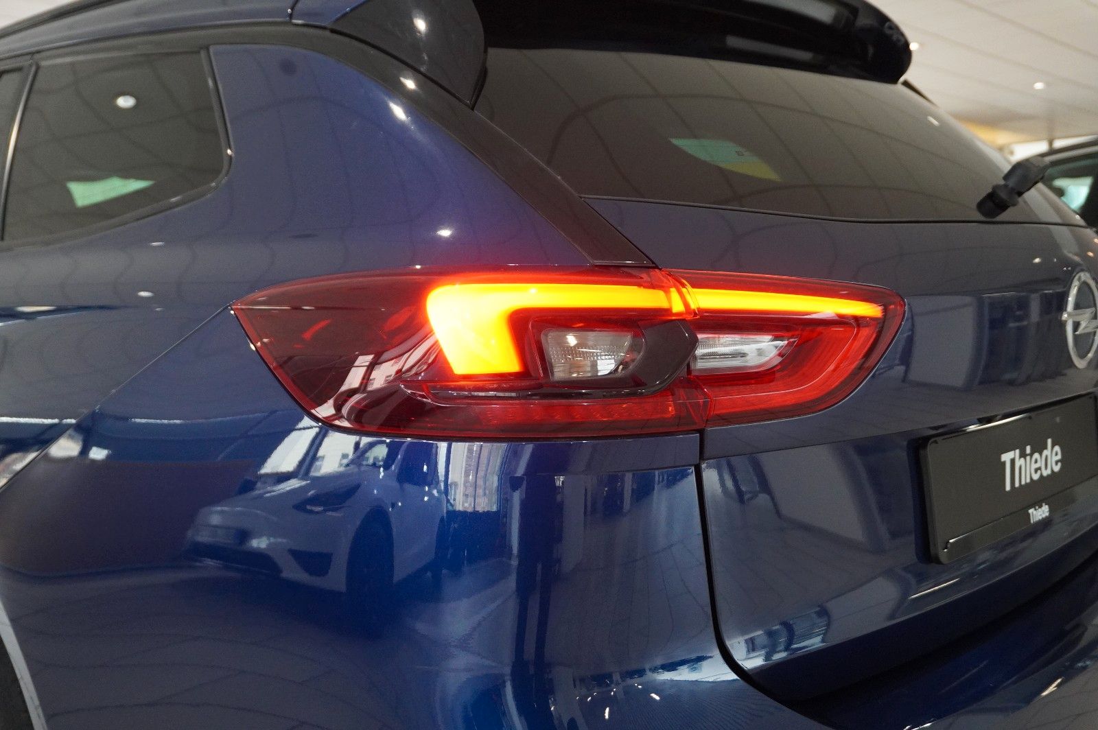 Fahrzeugabbildung Opel Insignia B ST 2.0D ULTIMATE NAVI/OPC/KAMERA/HUD
