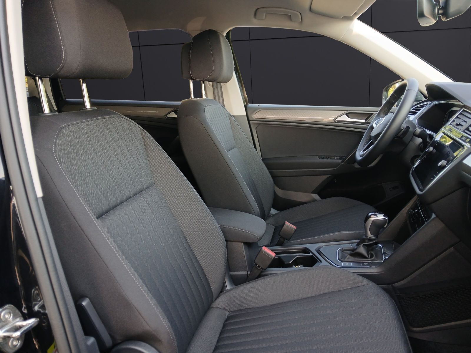 Fahrzeugabbildung Volkswagen Tiguan Allspace TDI Life DSG 7-Si LED AHK Navi A