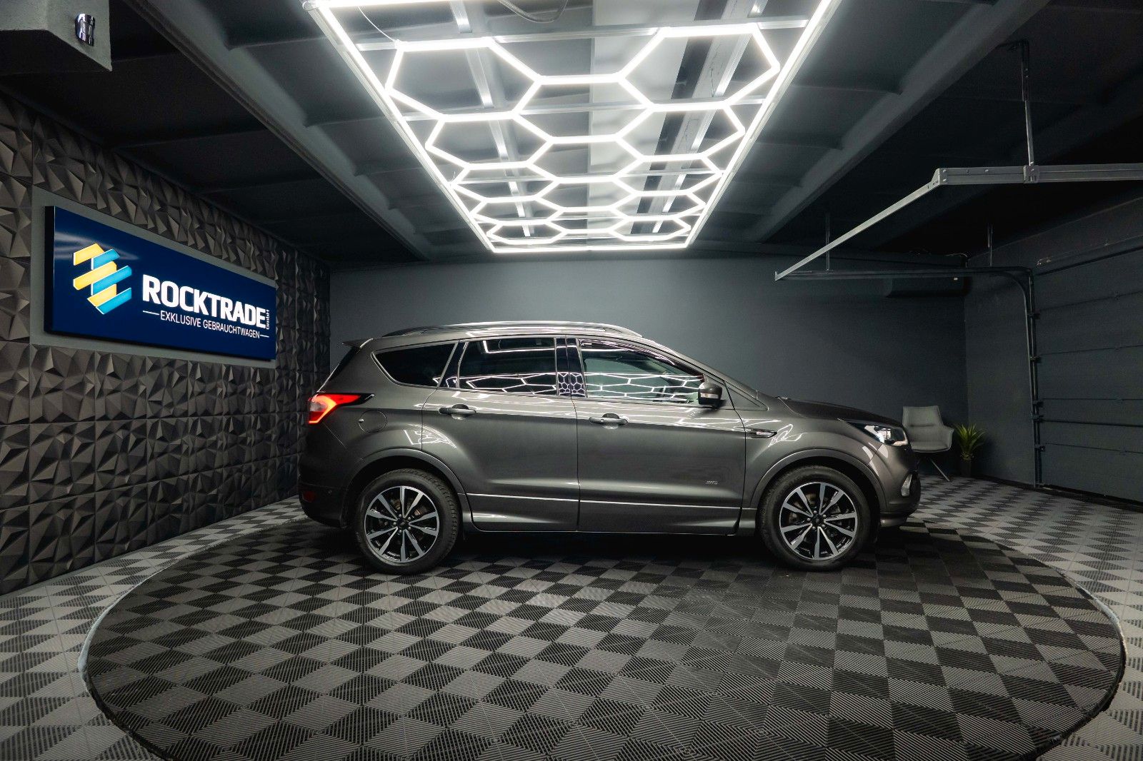 Fahrzeugabbildung Ford Kuga ST-Line 2.0 TDCi 4x4 *LED*Kamera*ACC*DAB*