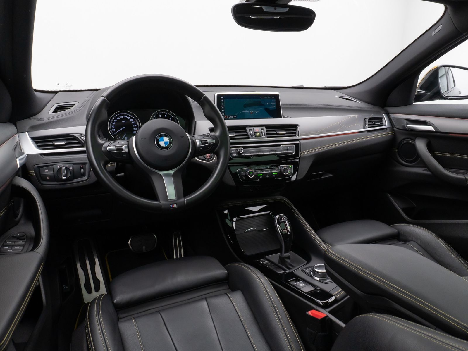 Fahrzeugabbildung BMW X2 sD18i M Sport Edition Panorama Kamera 19Zoll