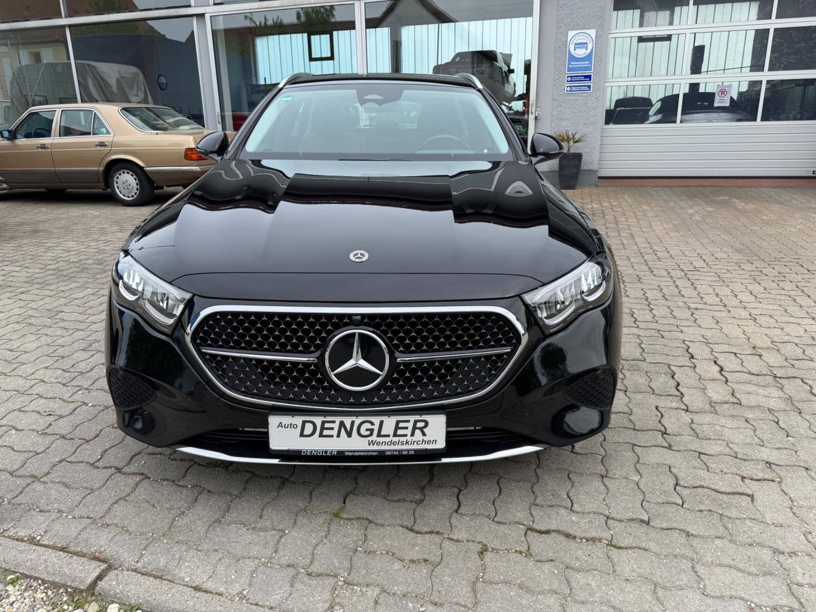 Mercedes-Benz E 220 dT Avantgarde,Distr,AHK,Pano,LED,