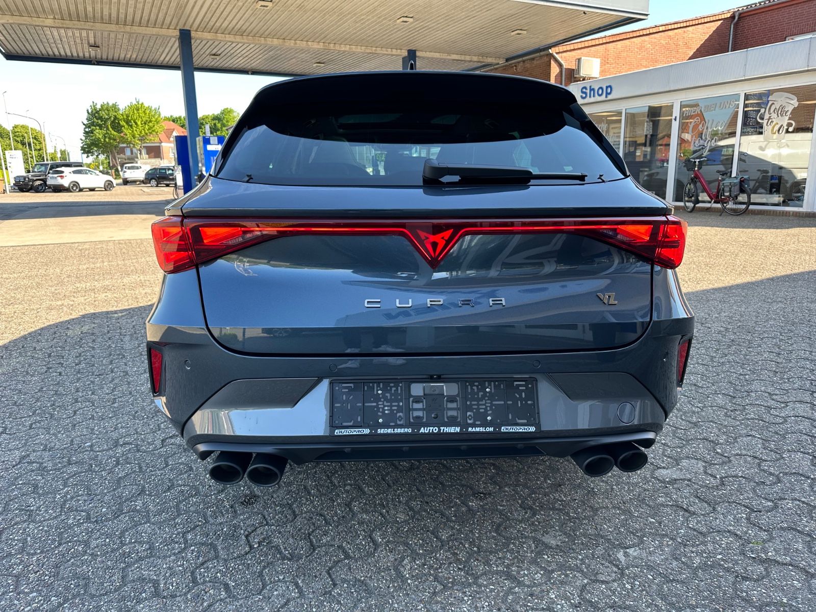 Fahrzeugabbildung CUPRA Leon ST 2.0 TSI 4Drive VZ Pano/AHK/Navi/ACC