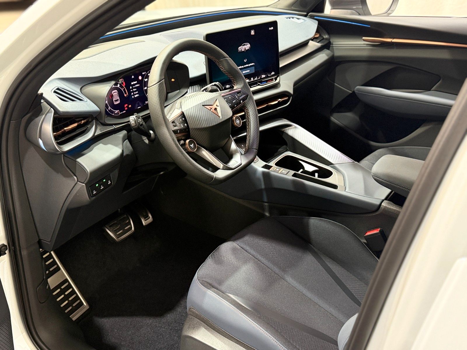 Fahrzeugabbildung CUPRA CUPRA Terramar 2.0TSI DSG 4Drive Navi / Pano