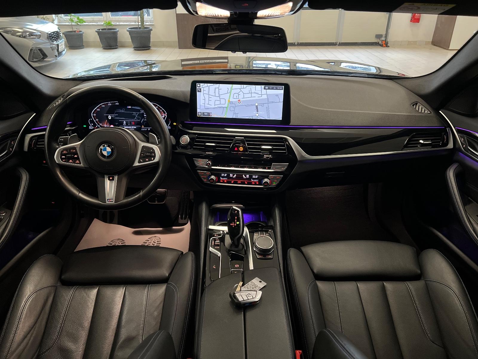 BMW 520dxD/HUD/Laser/P&DrivAsPro/StHz/M-Sport