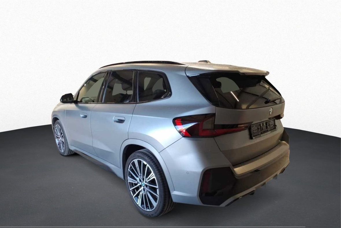 BMW X1 23i xDr. AT7 M SPORT LED HUD H&K PANO 20 LM foto 5