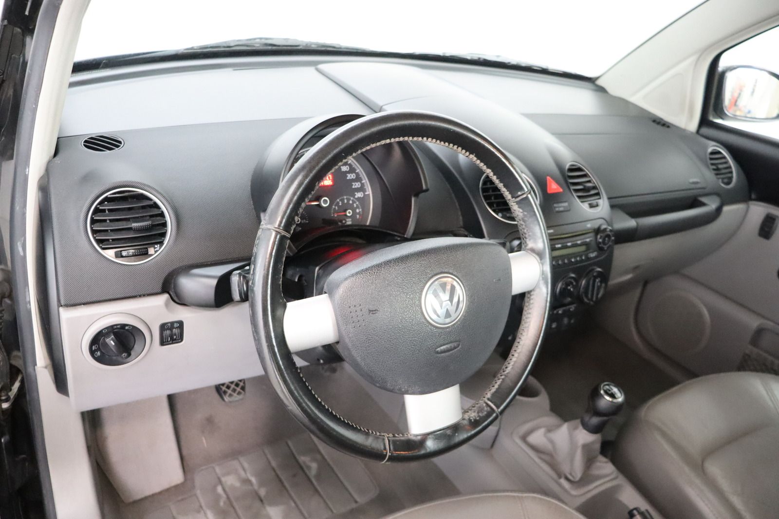 Fahrzeugabbildung Volkswagen New Beetle 2.0 * Sitzhzg. * Klima * HU/AU 07.27