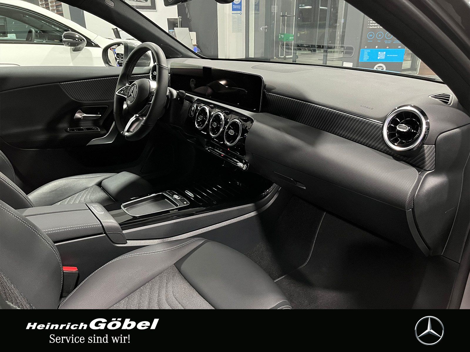 Fahrzeugabbildung Mercedes-Benz A 220 4M Progressive Advanced AHK+TOTWINKEL+18"