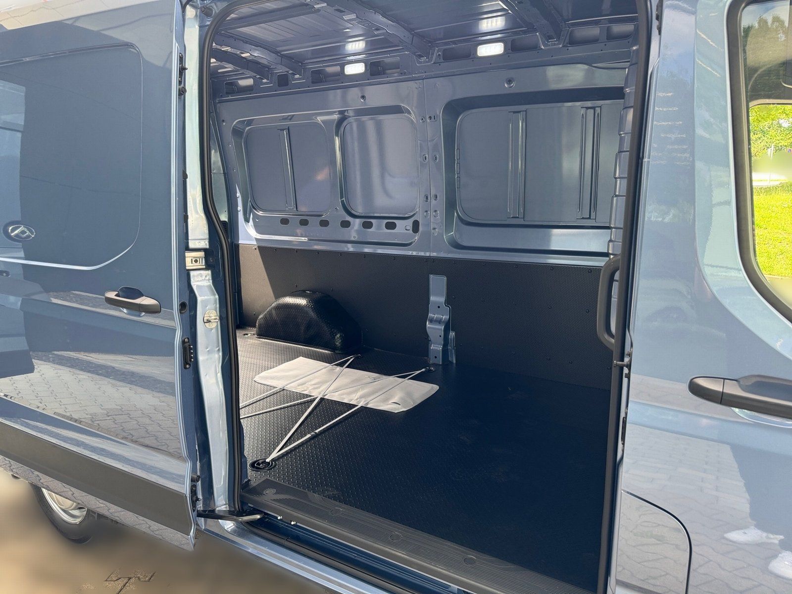 Fahrzeugabbildung Maxus Deliver 9 FWD L3H2 Base Komfortpaket *AKTION*