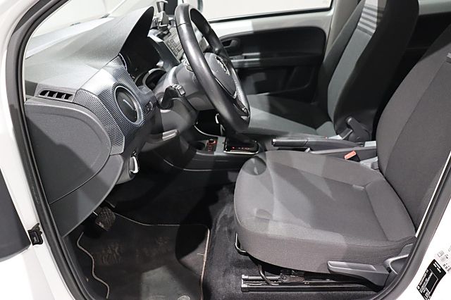 E-up! PDC KAMERA TEMPOMAT SHZ BT DAB Winterräder