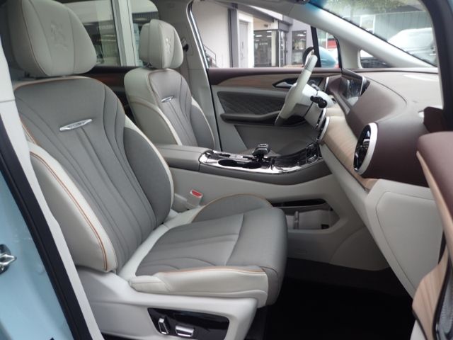 Fahrzeugabbildung DFSK Forthing 4 1,5T Allwetterreifen Unterbodenschutz