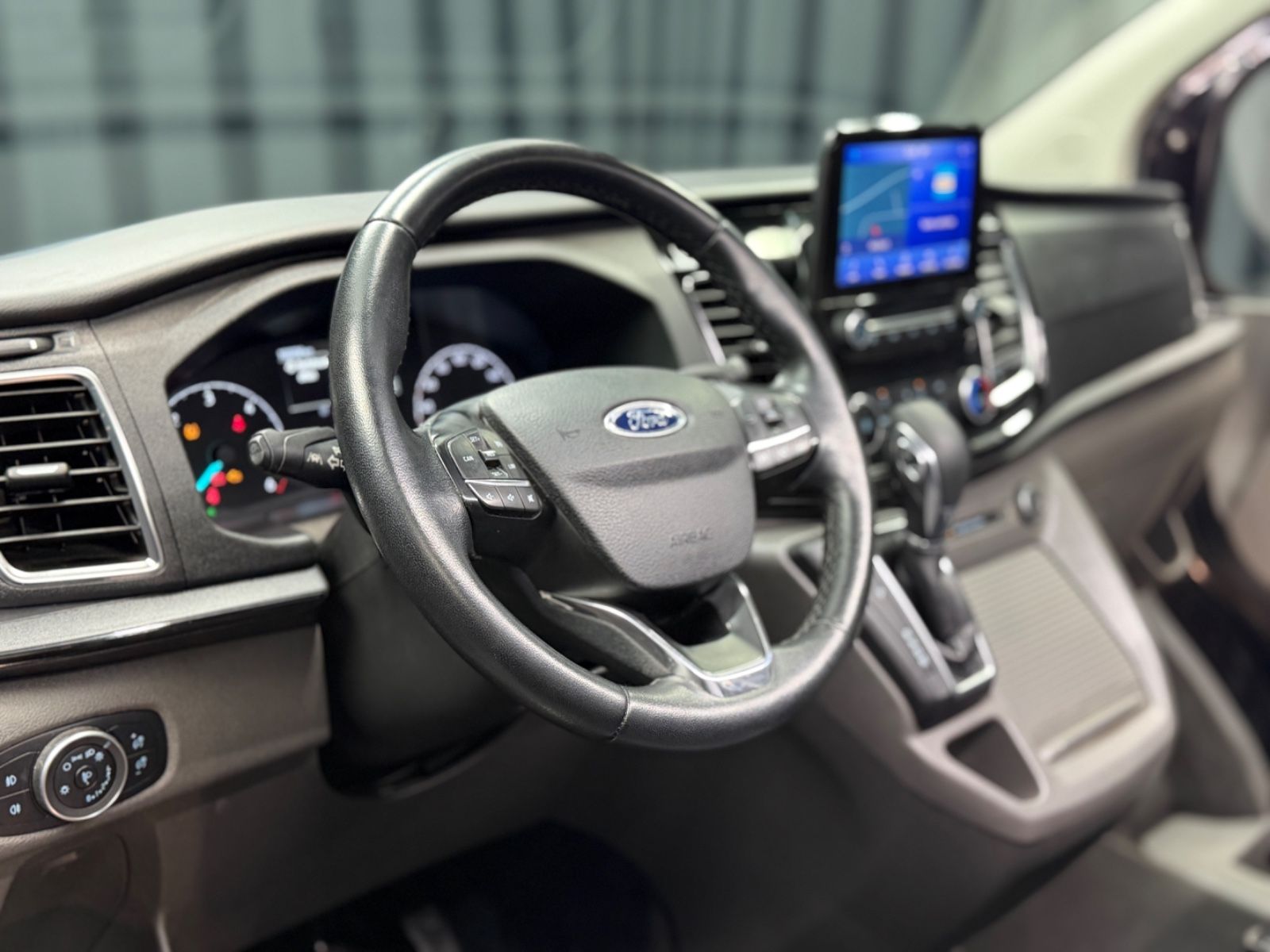 Fahrzeugabbildung Ford Tourneo Custom Sport|AUTOMATIK|LEDER|NAVI|8-SITZ