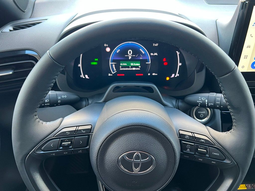 Fahrzeugabbildung Toyota Yaris Cross Hybrid FWD Teamplayer Safety+Winter