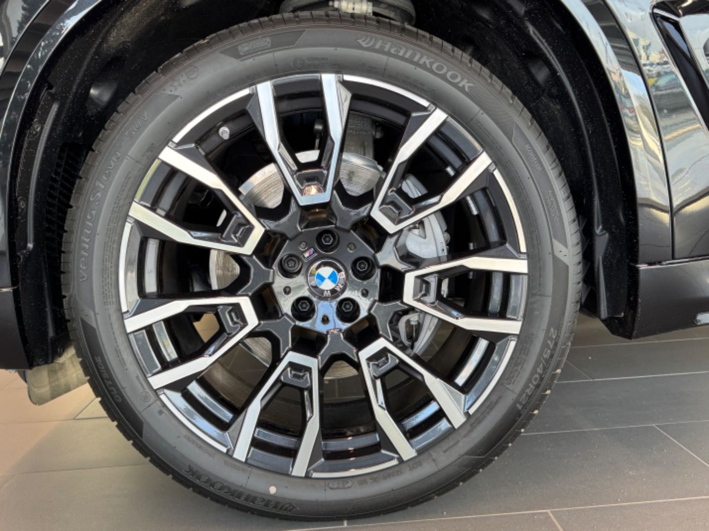 Fahrzeugabbildung BMW X5 xDrive30d M-Sportpaket AHK/DA-PROF/HUD/HK/360