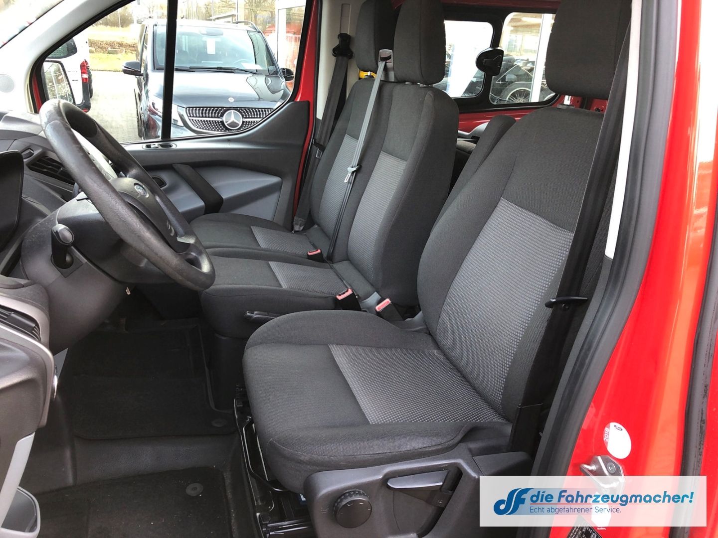 Fahrzeugabbildung Ford Transit Custom Kombi 300 L1 2.2 TDCi*8435