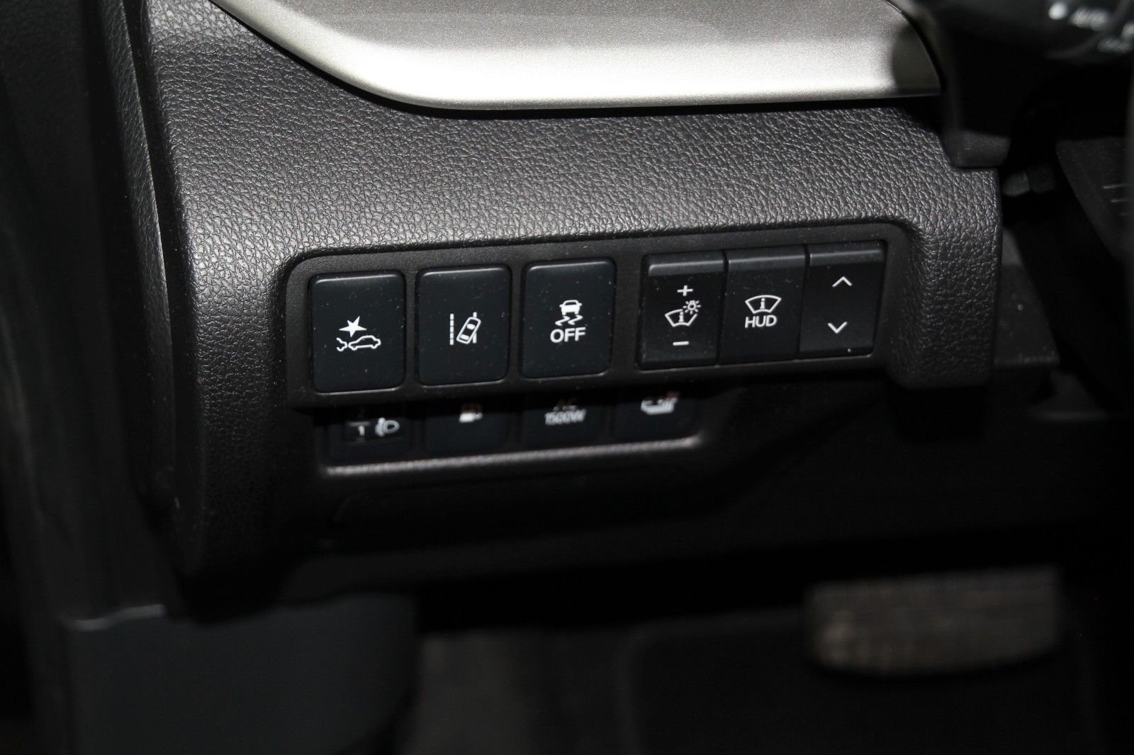 Fahrzeugabbildung Mitsubishi Eclipse Cross Top PHEV AHK