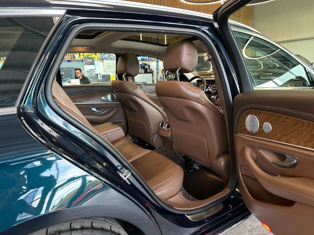 Mercedes-Benz E 350 *BURMESTER*KEYLES*PANO*AHK*ACC*StandHZ*