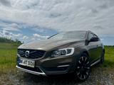 Volvo V60 Cross Country D4 AWD AHK ACC Leder Xenon - Volvo V60 Cross Country von privat