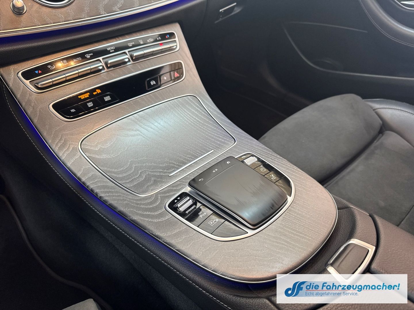 Fahrzeugabbildung Mercedes-Benz E 300 -Klasse EU6d  Sportpaket Niveau Digitales