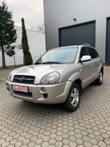 Hyundai Tucson 2.0 GLS 2WD, Klima, AHK, Ganzjahresreifen - Hyundai TUCSON aus 2006: Gls