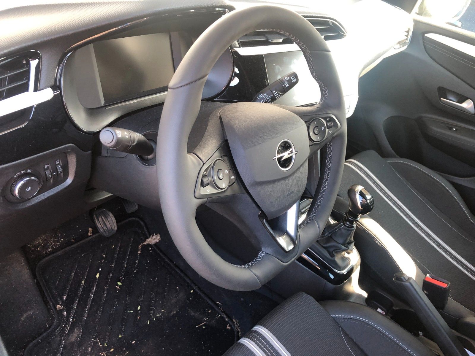 Fahrzeugabbildung Opel Corsa F GS Unfall Front