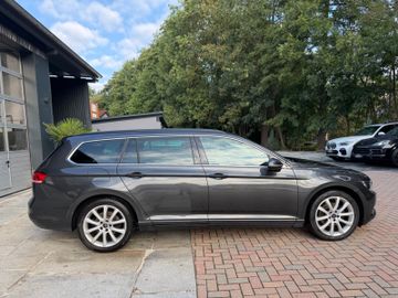 Volkswagen Passat - 4