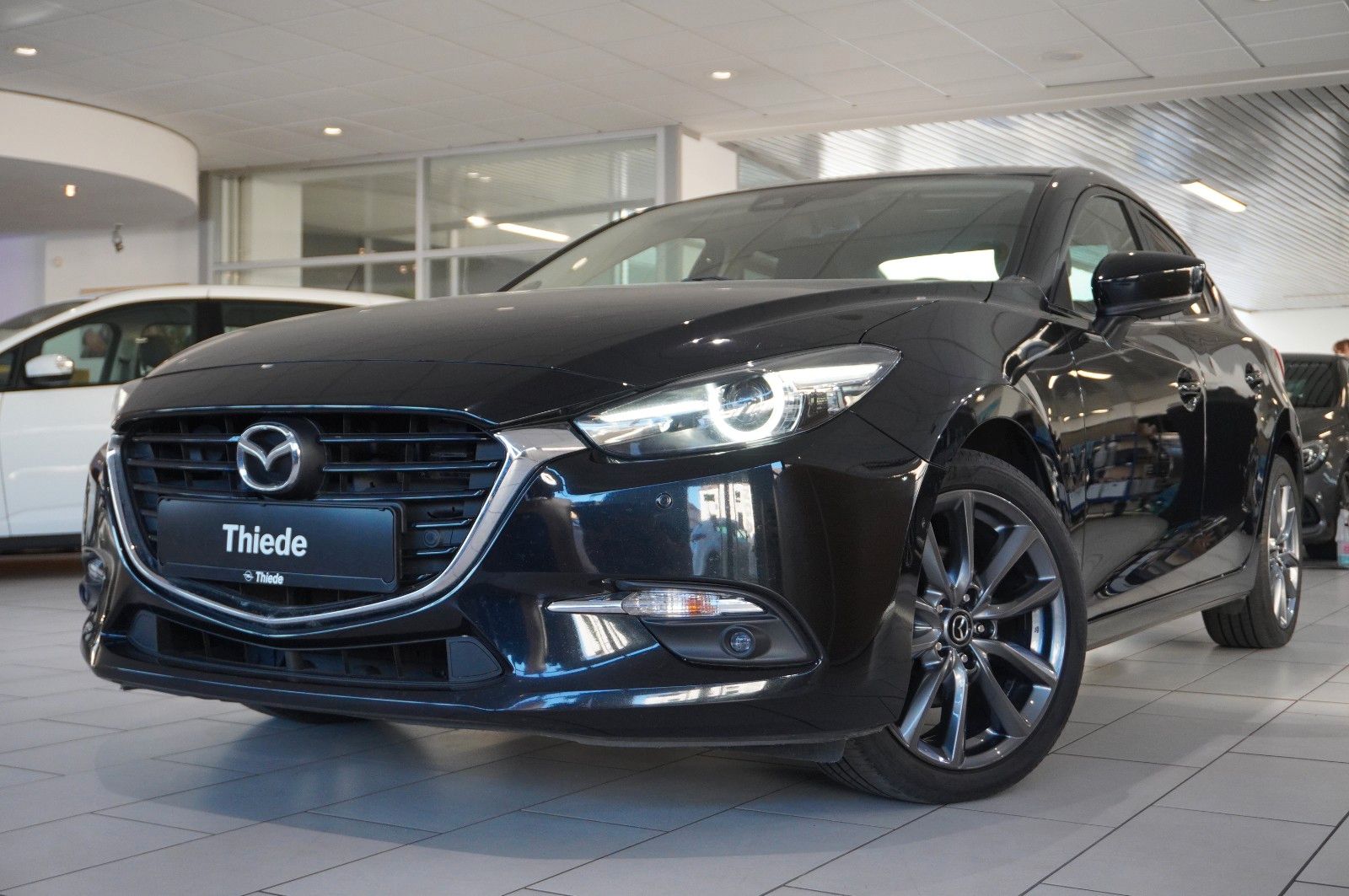 Fahrzeugabbildung Mazda 3 Lim. 2.0 OPTIMUM NAVI/LED/KAMERA/TEMP./HUD/AHK