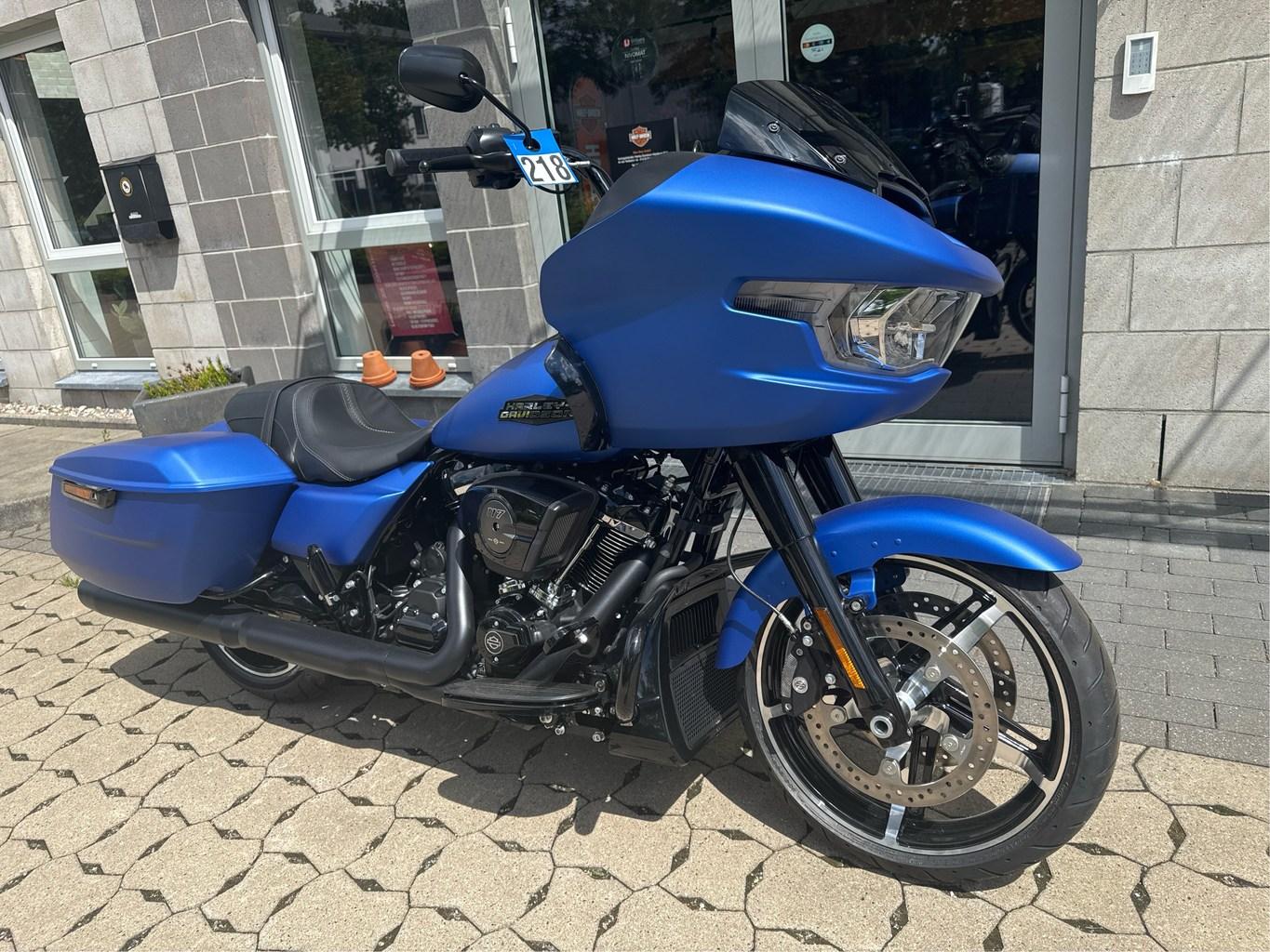 Harley-Davidson FLTRX Road Glide 
