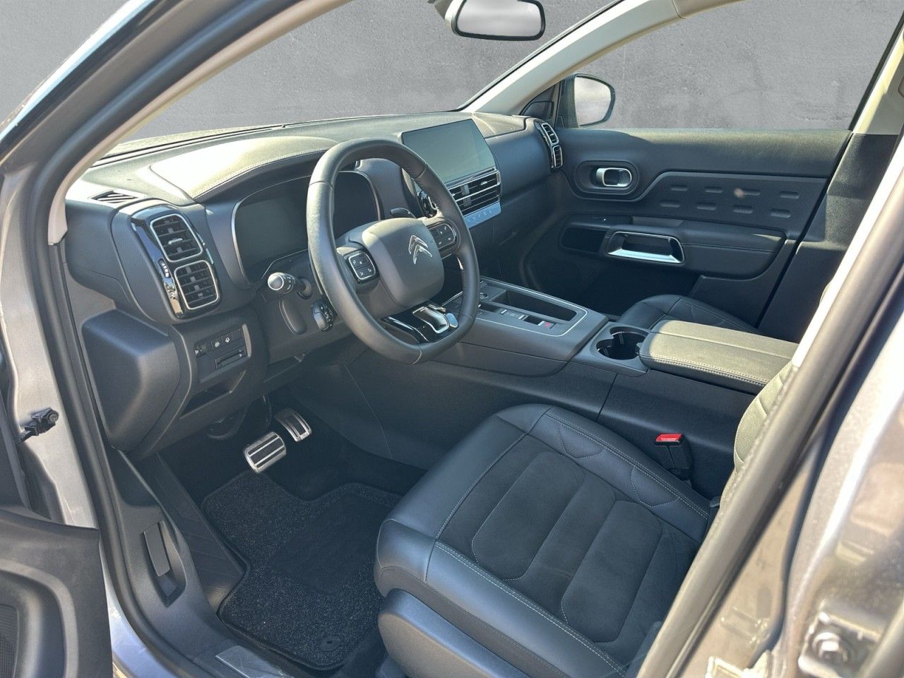 Fahrzeugabbildung Citroën C5 AIRC HYBRID 136 e-DSC6 e-SERIES - mit KI generiert/bearbeitet