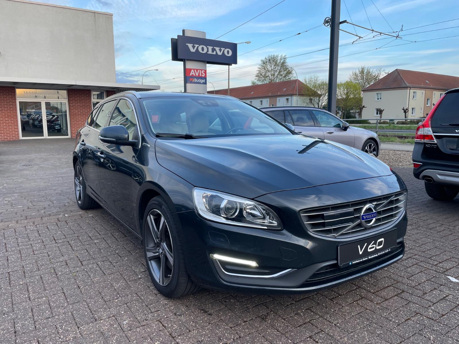 Volvo V60 D6 Plug-In Summum AWD 1. Hand Unfallfrei ACC