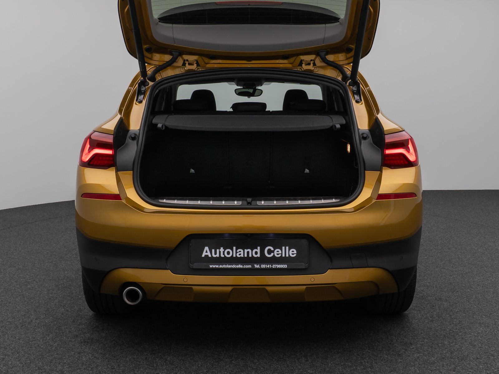 Fahrzeugabbildung BMW X2 xD25e Kamera HUD DAB Navi+ Alarm Sport LED