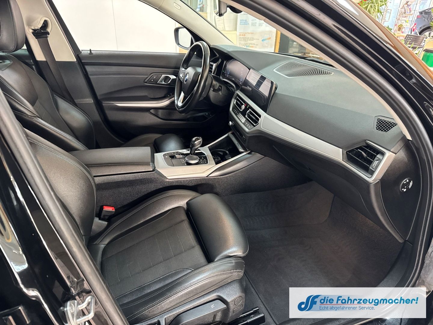 Fahrzeugabbildung BMW 320 e Advantage Touring Park-Assistent Navi Digi