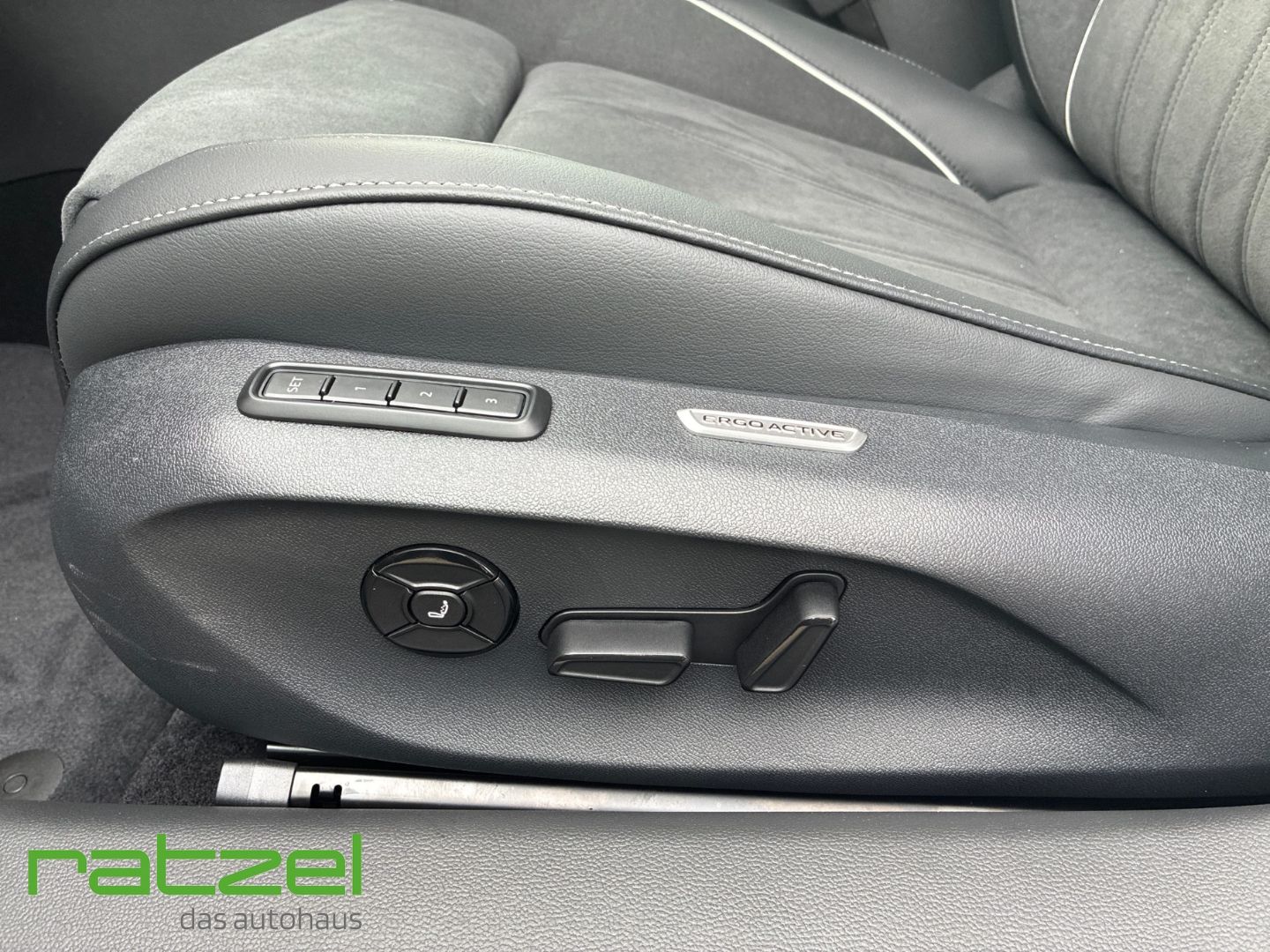 Fahrzeugabbildung Volkswagen Passat BUSINESS 1.5 eTSI +8-fach+LED+360°Kam