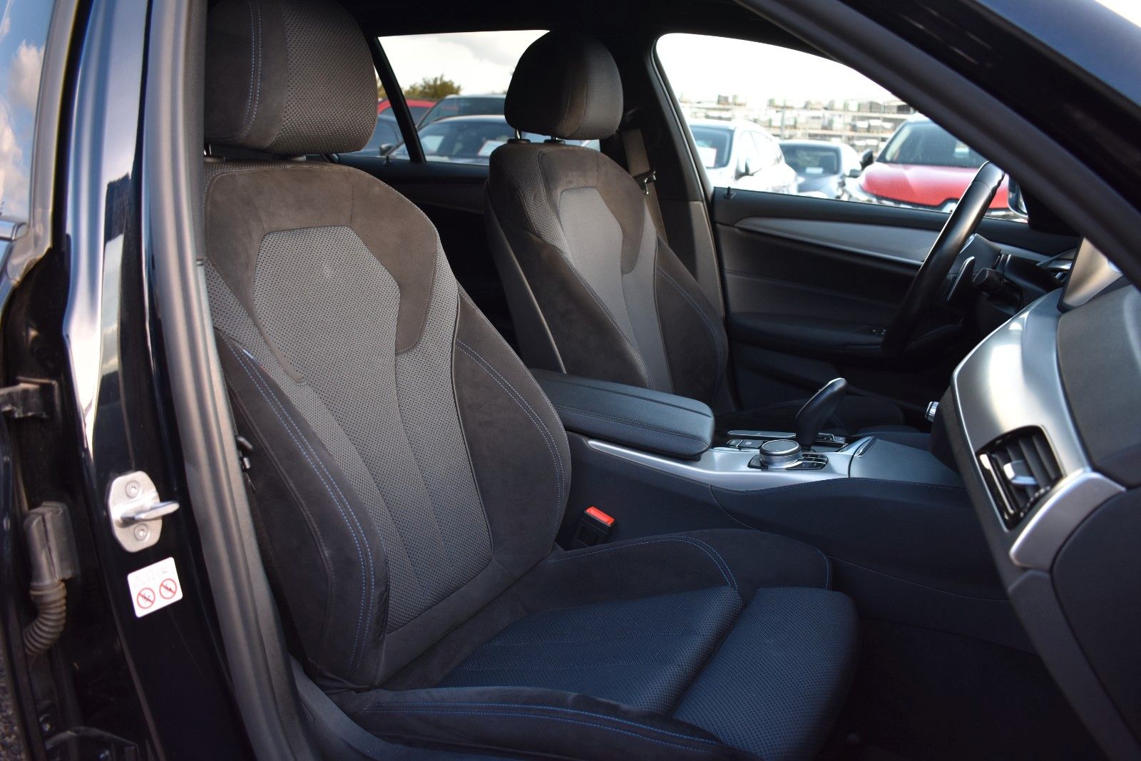 Fahrzeugabbildung BMW 520d Touring xDrive M Sport AHK/LED/KAMERA/TEMP.