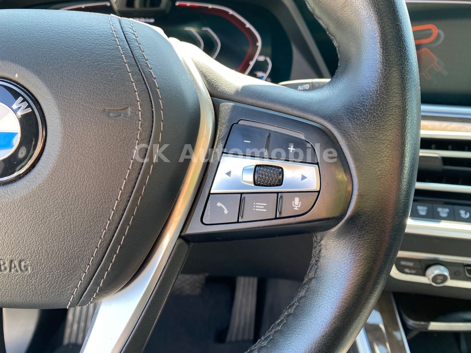 Fahrzeugabbildung BMW X5 xDrive 45e Individual/HeadUp/360°Kam/LED/AHK