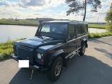 Land Rover Defender 110 TD4  - Land Rover Defender: Schwarz