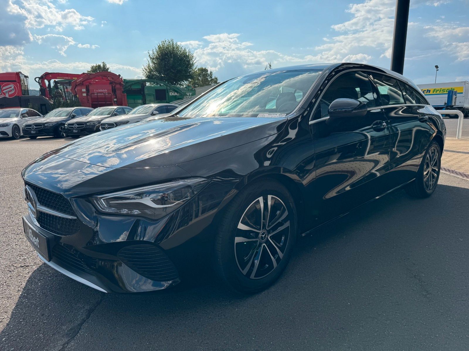 Fahrzeugabbildung Mercedes-Benz CLA 180 SB Kamera+LED+CarPlay+Spur+DAB