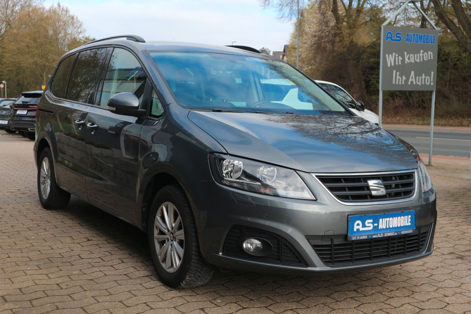 SEAT Alhambra Style *1.HD/7-SITZER/PDC/RFK/NAV/AHK*