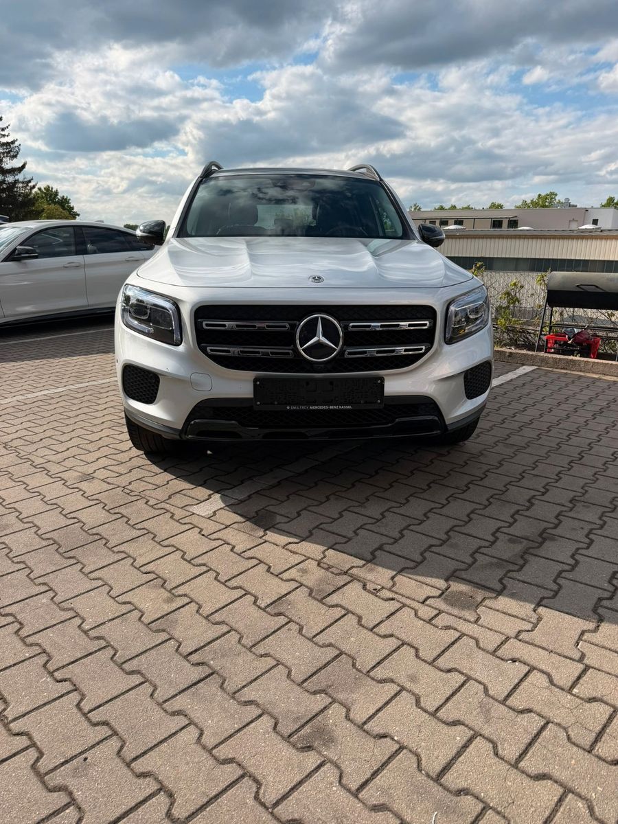MERCEDES-BENZ GLB 200 4MATIC DCT