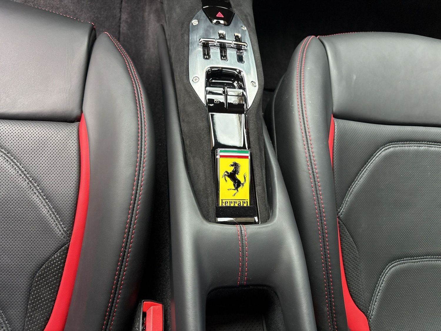 Ferrari 296 GTB ACC LED LIFT DIAMOND RIMS foto 8