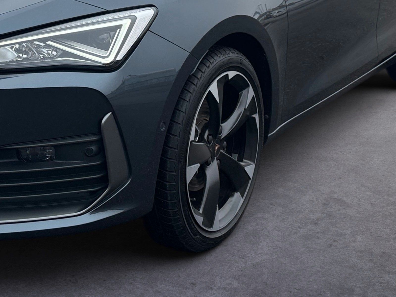 Fahrzeugabbildung CUPRA Leon 1.5 TSI