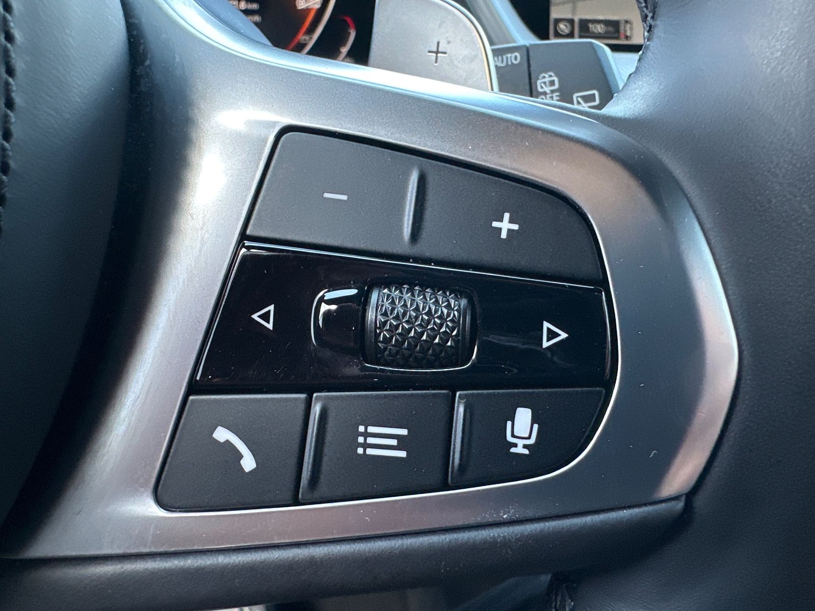 Fahrzeugabbildung BMW 120 d xDrive Aut. M Sport NAV+LED+SHZ+KAM+DAB