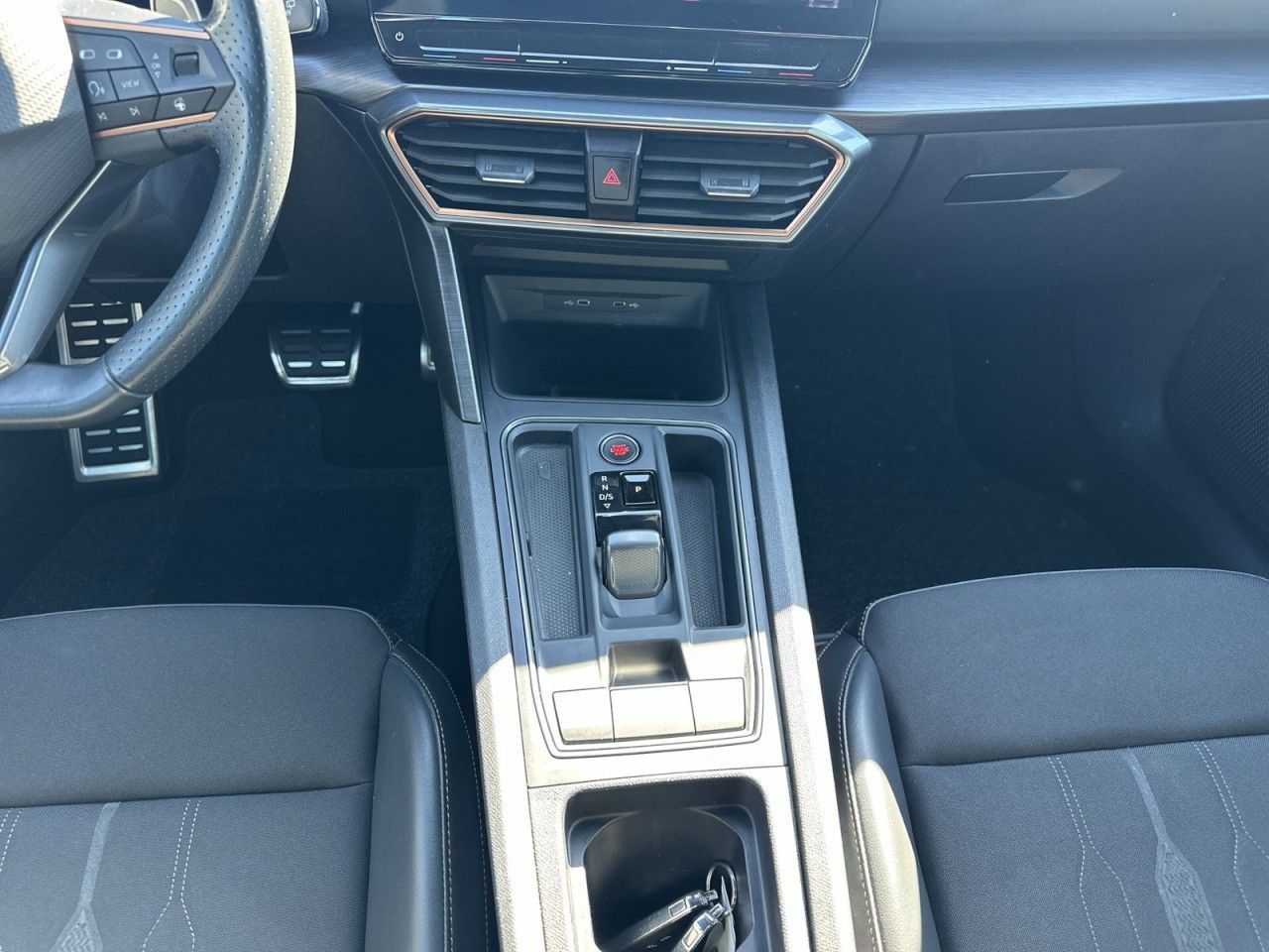 Fahrzeugabbildung CUPRA Formentor VZ 2.0 TSI 245 PS DSG - mit KI generiert/bearbeitet