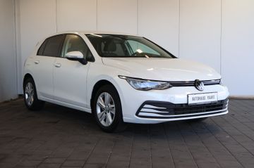 Volkswagen Golf VIII 2.0 TDI Life AID+ACC+LED+KAM+CARPLAY