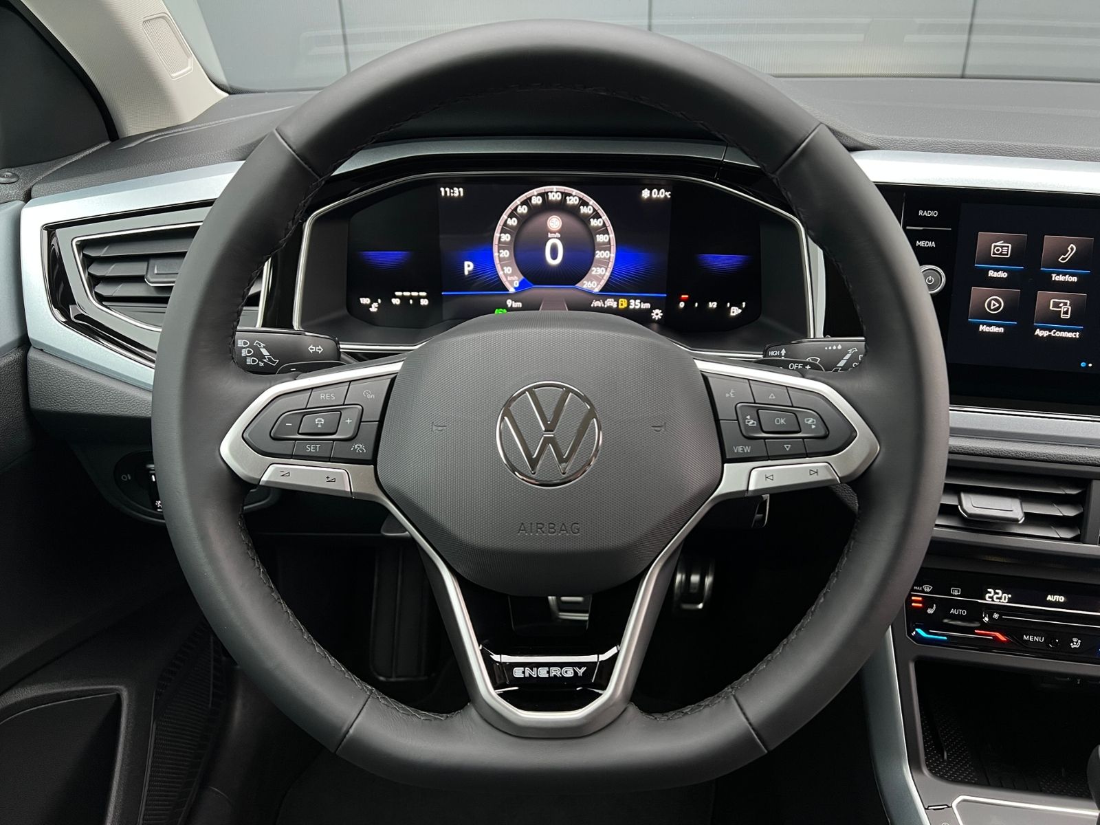 Fahrzeugabbildung Volkswagen Taigo  ENERGY 1.0 TSI DSG *AHK, Ganzjahresreifen